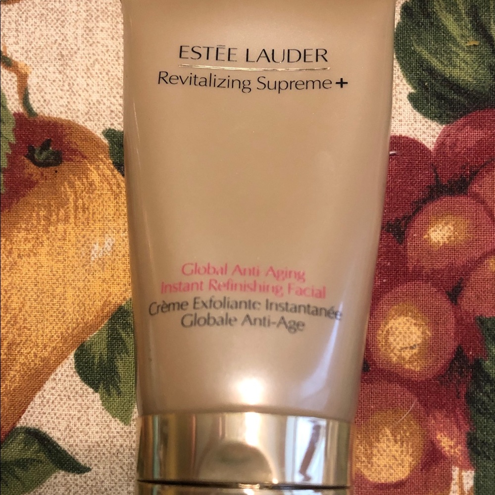 Estée Lauder Revitalizing Supreme +